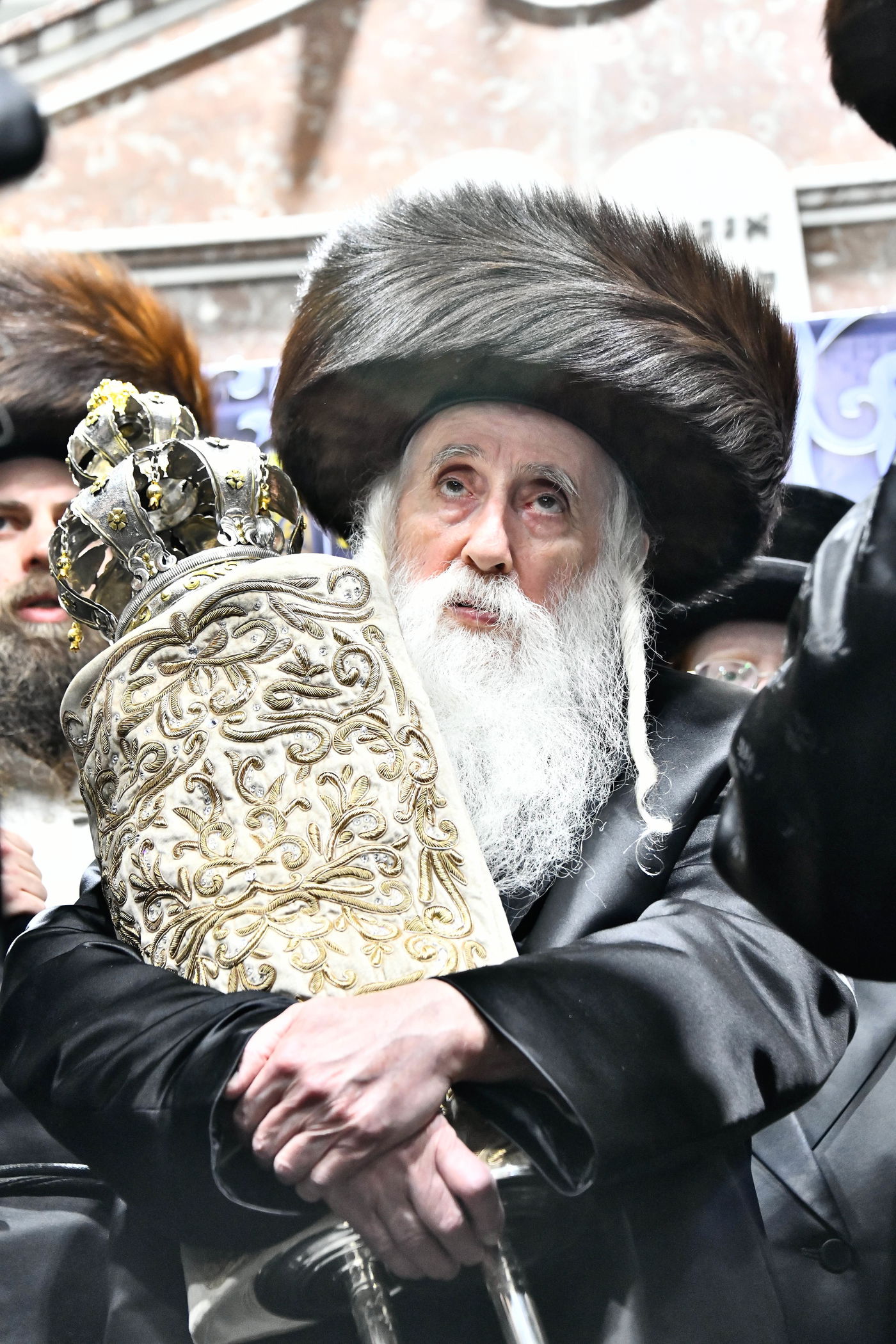 הכנסת ס"ת במכנובקא בעלזא