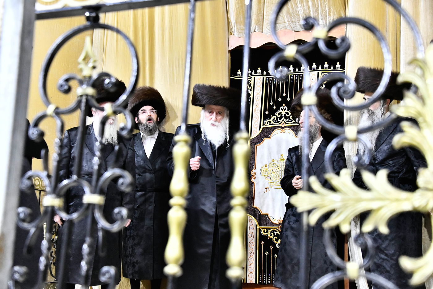 הכנסת ס"ת במכנובקא בעלזא