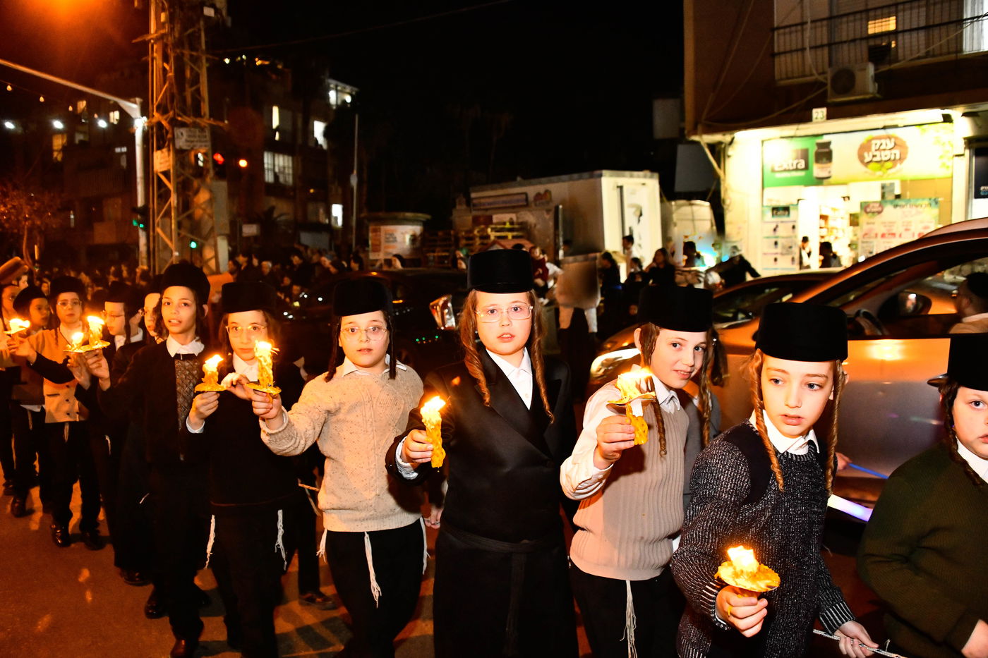 הכנסת ס"ת במכנובקא בעלזא