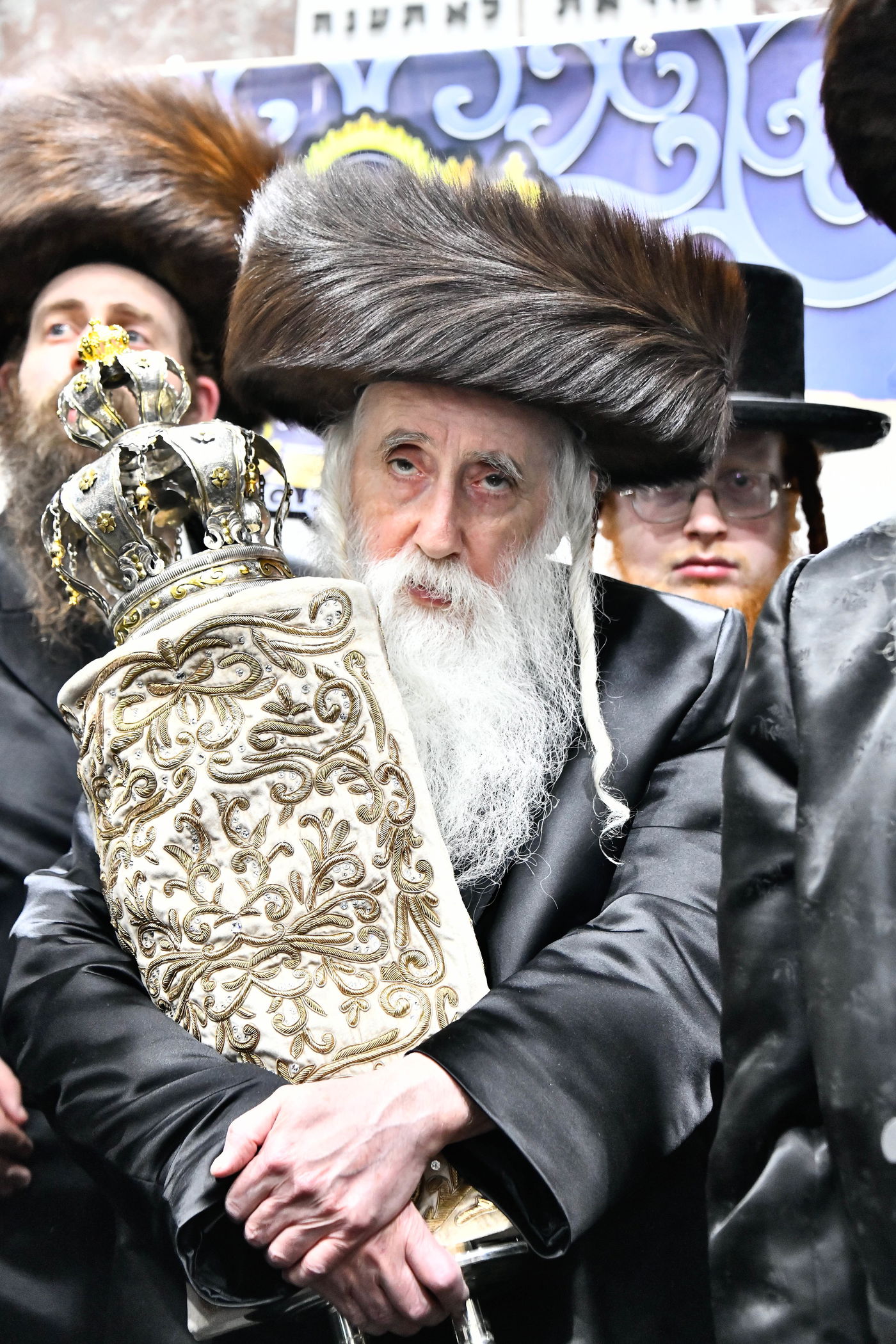 הכנסת ס"ת במכנובקא בעלזא