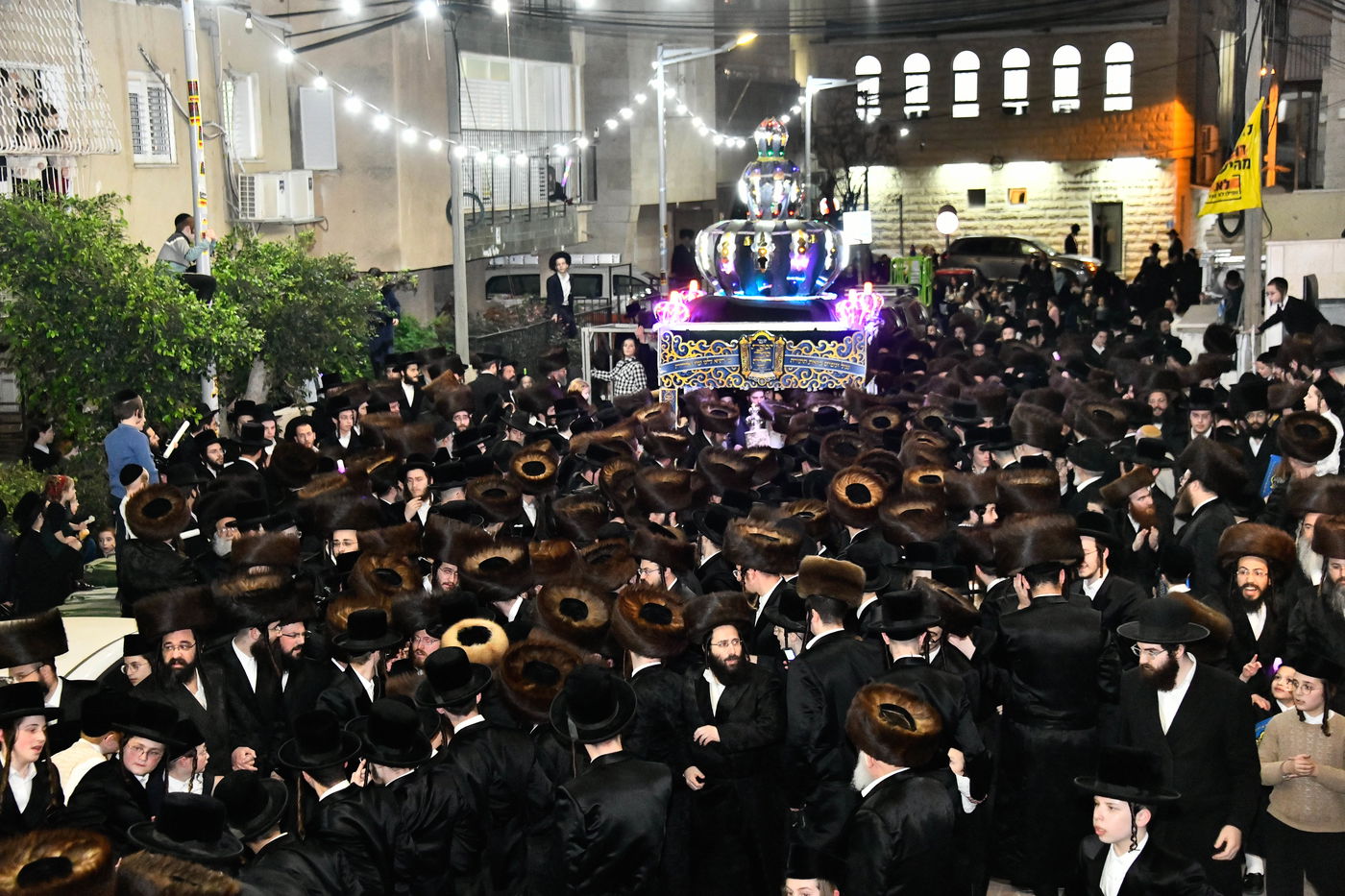 הכנסת ס"ת במכנובקא בעלזא