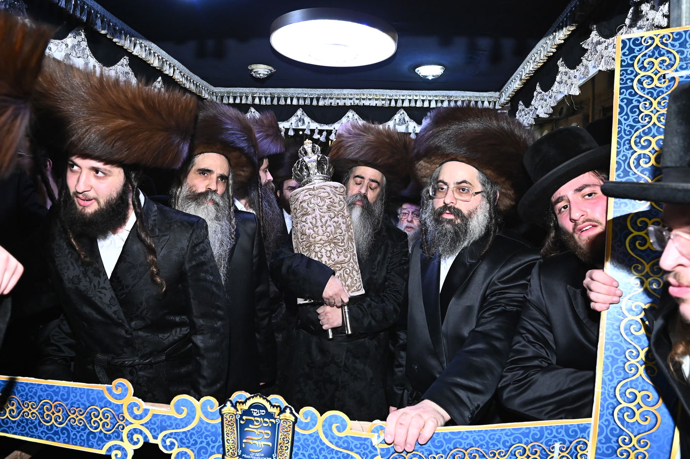 הכנסת ס"ת במכנובקא בעלזא