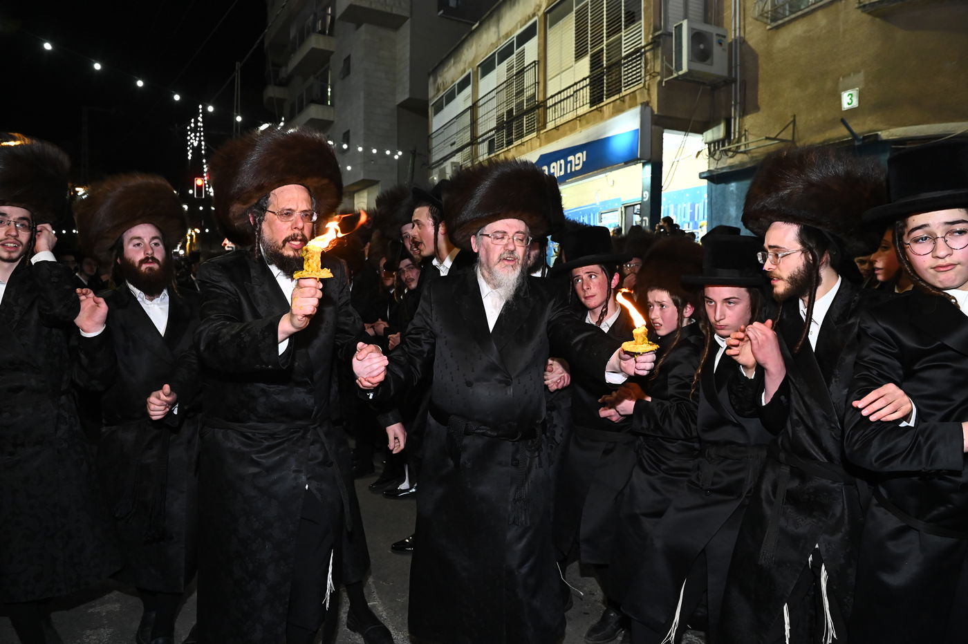 הכנסת ס"ת במכנובקא בעלזא