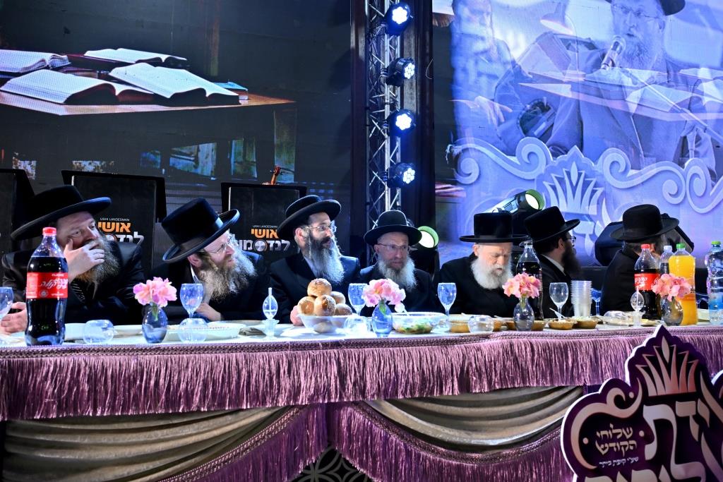 ועידת השלוחים בביתר