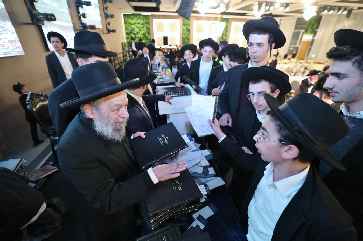 המעמד באולמי נוף ירושלים