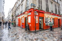 מסעדה כשרה ברובע היהודי בפריז. למקום אין קשר לנאמר בכתבה