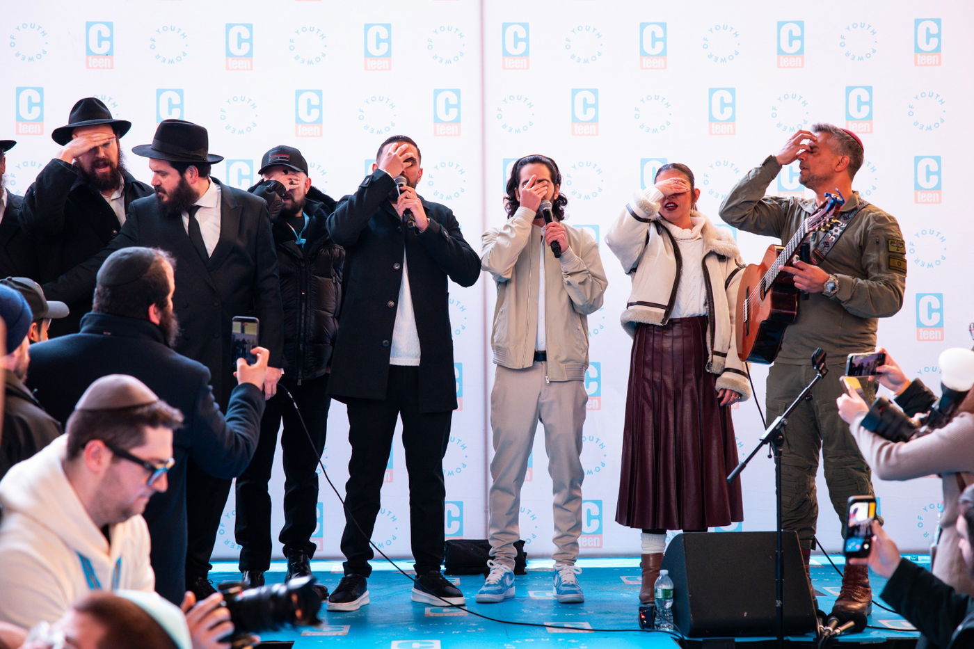 שורד השבי הגשים את החלום מעזה וזעק "שמע ישראל" עם אלפי צעירים | צפו