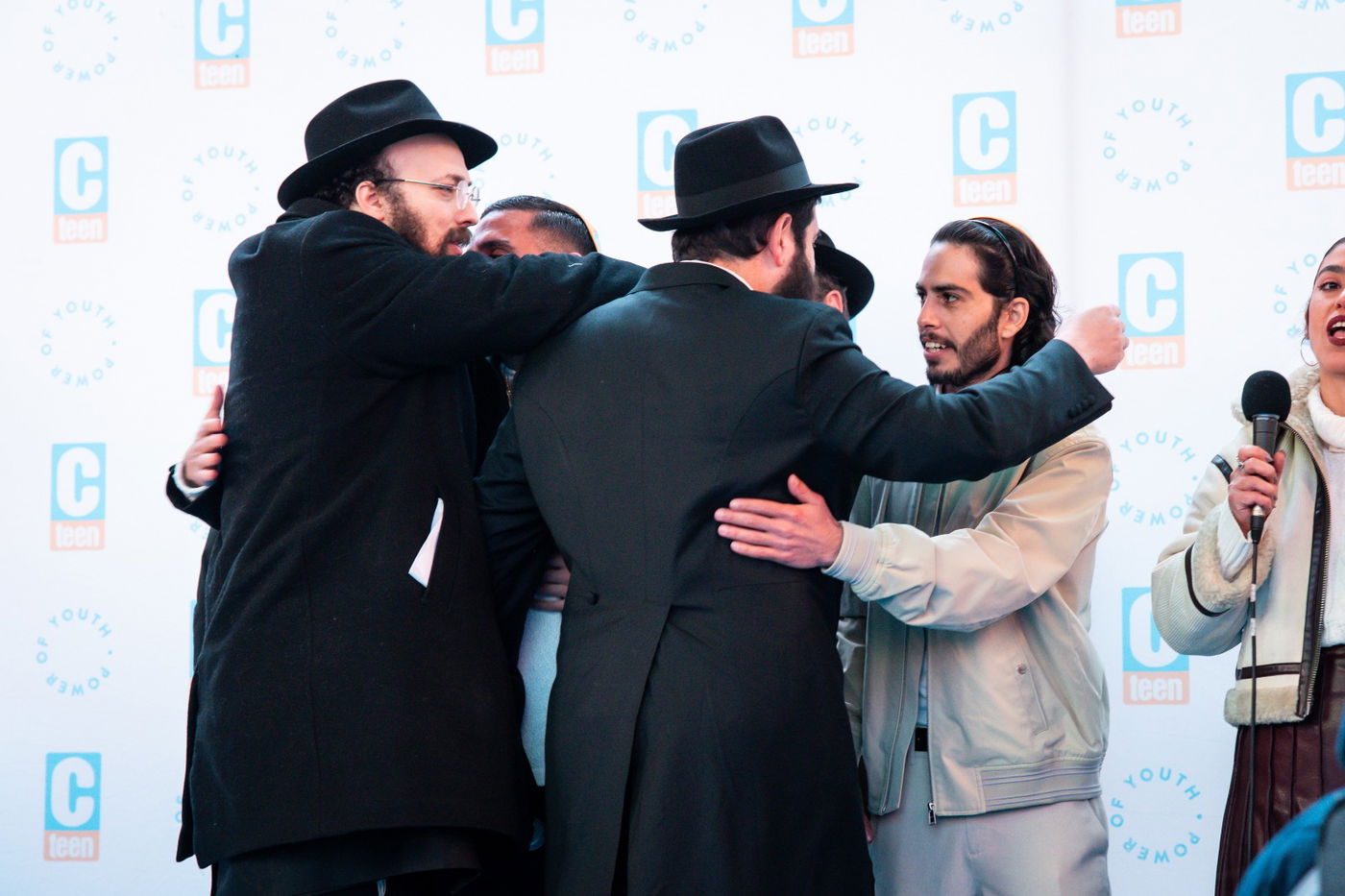 שורד השבי הגשים את החלום מעזה וזעק "שמע ישראל" עם אלפי צעירים | צפו