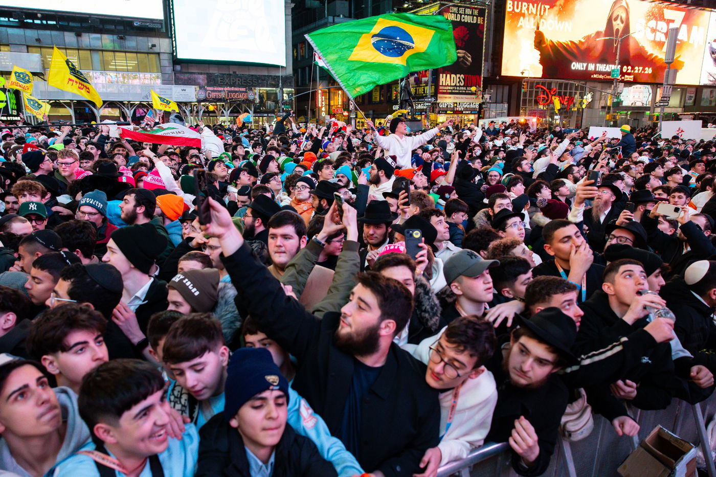 שורד השבי הגשים את החלום מעזה וזעק "שמע ישראל" עם אלפי צעירים | צפו