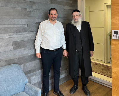 ראש עיריית בני ברק חנוך זייברט בסיור במשרד עורכי הדין יוסף ויצמן