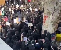 שוברים את מחסום הפחד: ההפגנות נגד המשטר באיראן נכנסות ליום השלישי