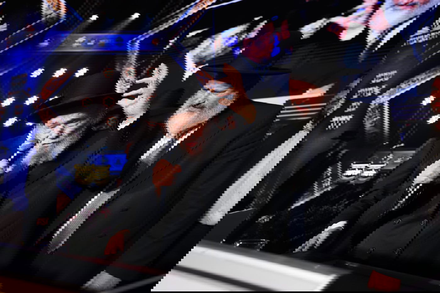 באי הכנס בבניני האומה