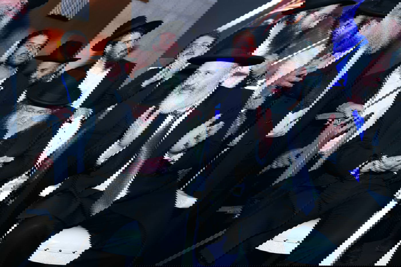 באי הכנס בבניני האומה