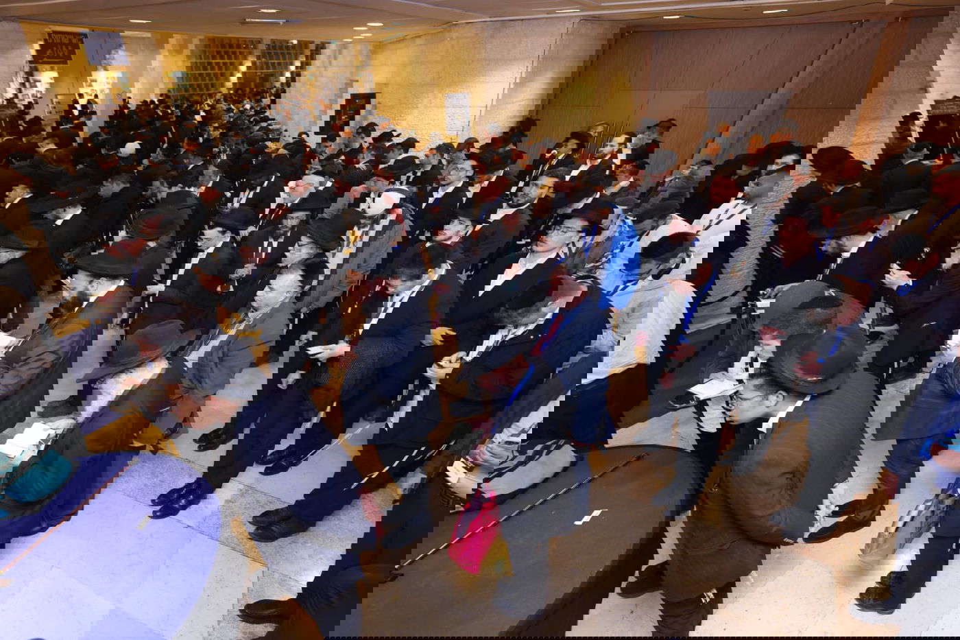 באי הכנס בבניני האומה