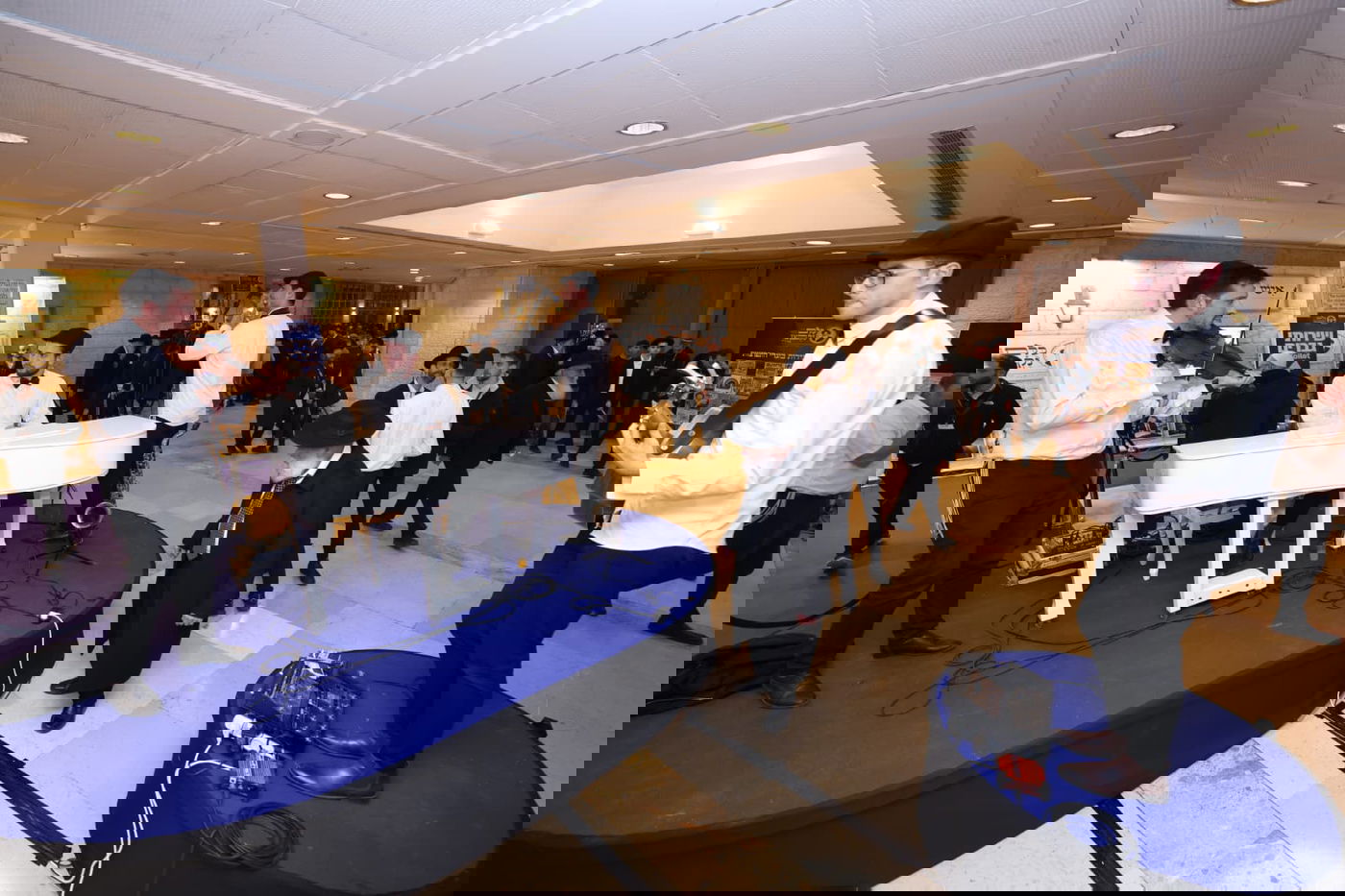 באי הכנס בבניני האומה