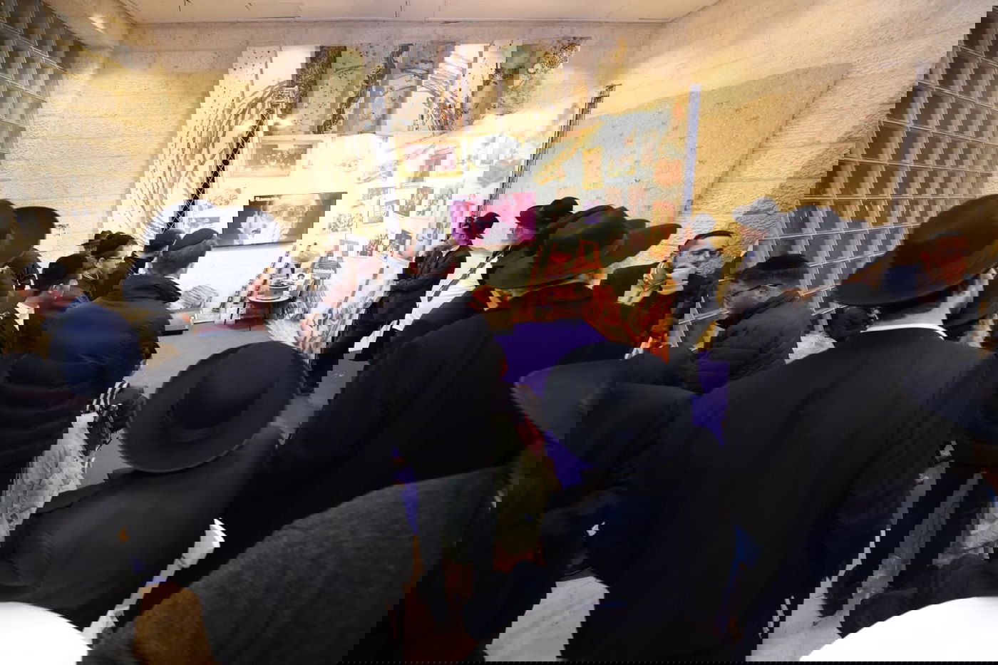 באי הכנס בבניני האומה