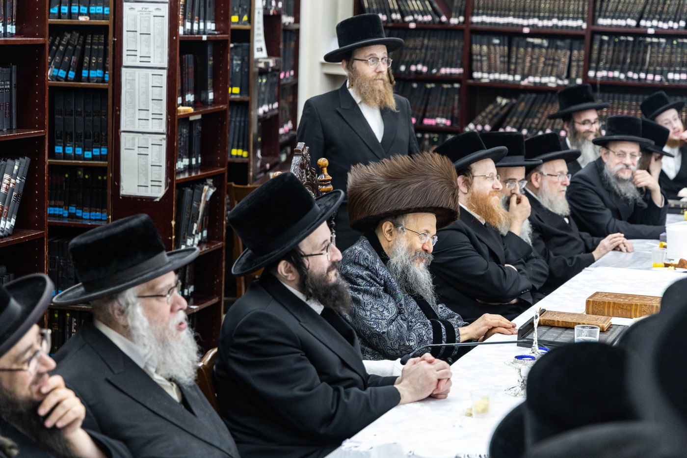 ראש חודש אדר בחצה"ק באבוב 45