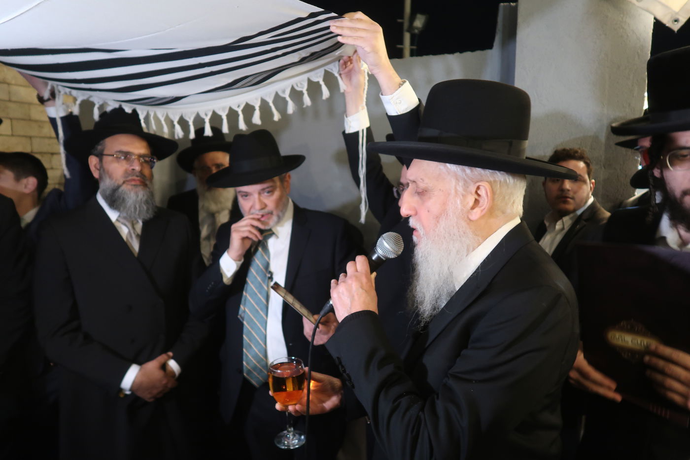 שמחת נישואי נכד הגאון רבי משה מאיה