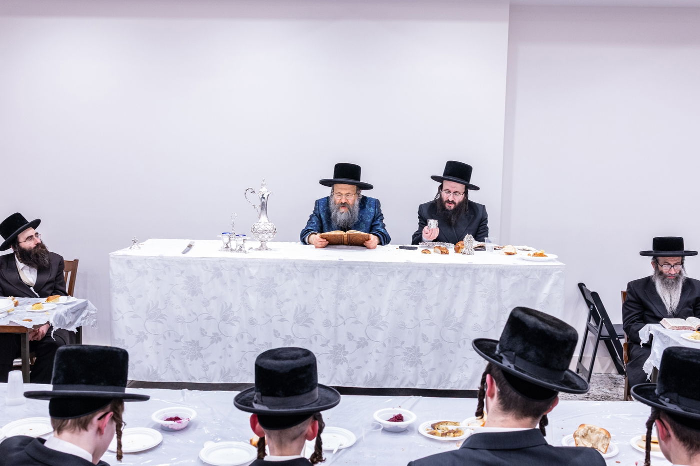 ראש חודש אדר בחצה"ק באבוב 45