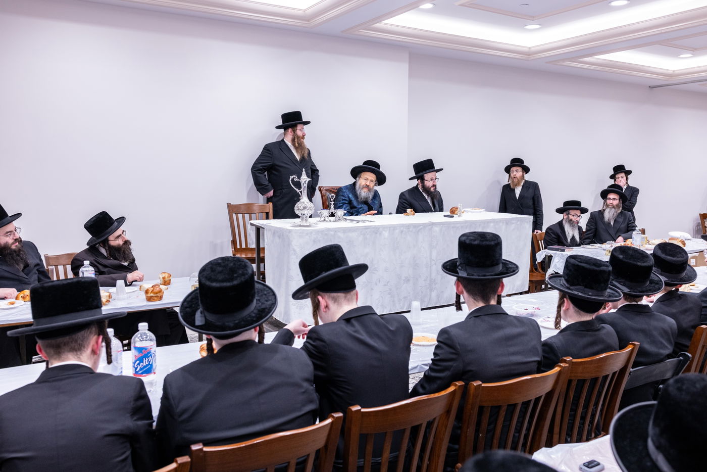 ראש חודש אדר בחצה"ק באבוב 45