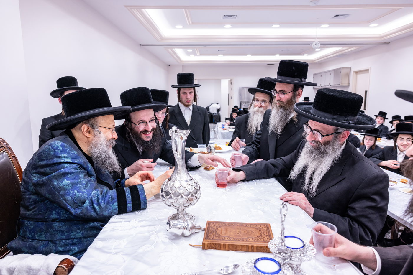 ראש חודש אדר בחצה"ק באבוב 45