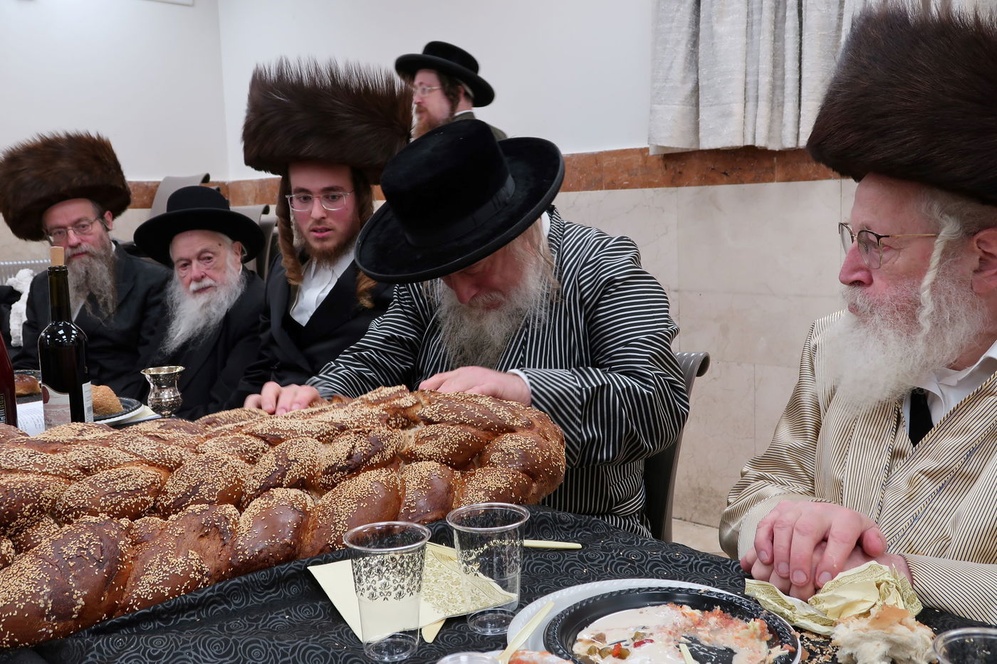 האדמו"ר ממבקשי אמונה בפדיון הבן לבן אחד מחסידיו