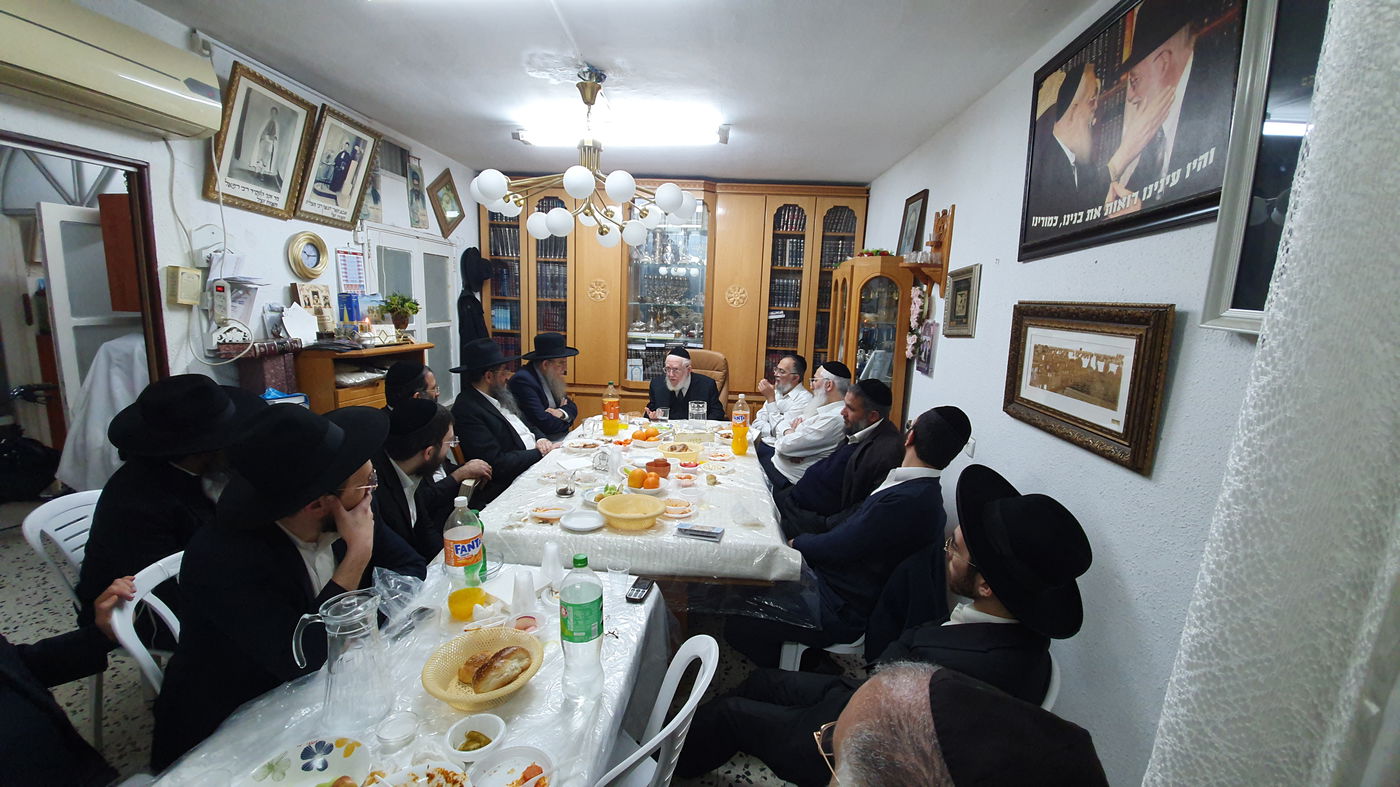 הגר"צ מאזוז בסעודת יארצייט
