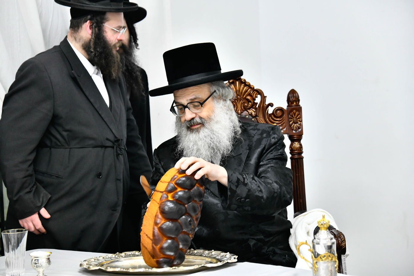 האדמו"ר מויז'ניץ בסעודת הודאה ז' אדר