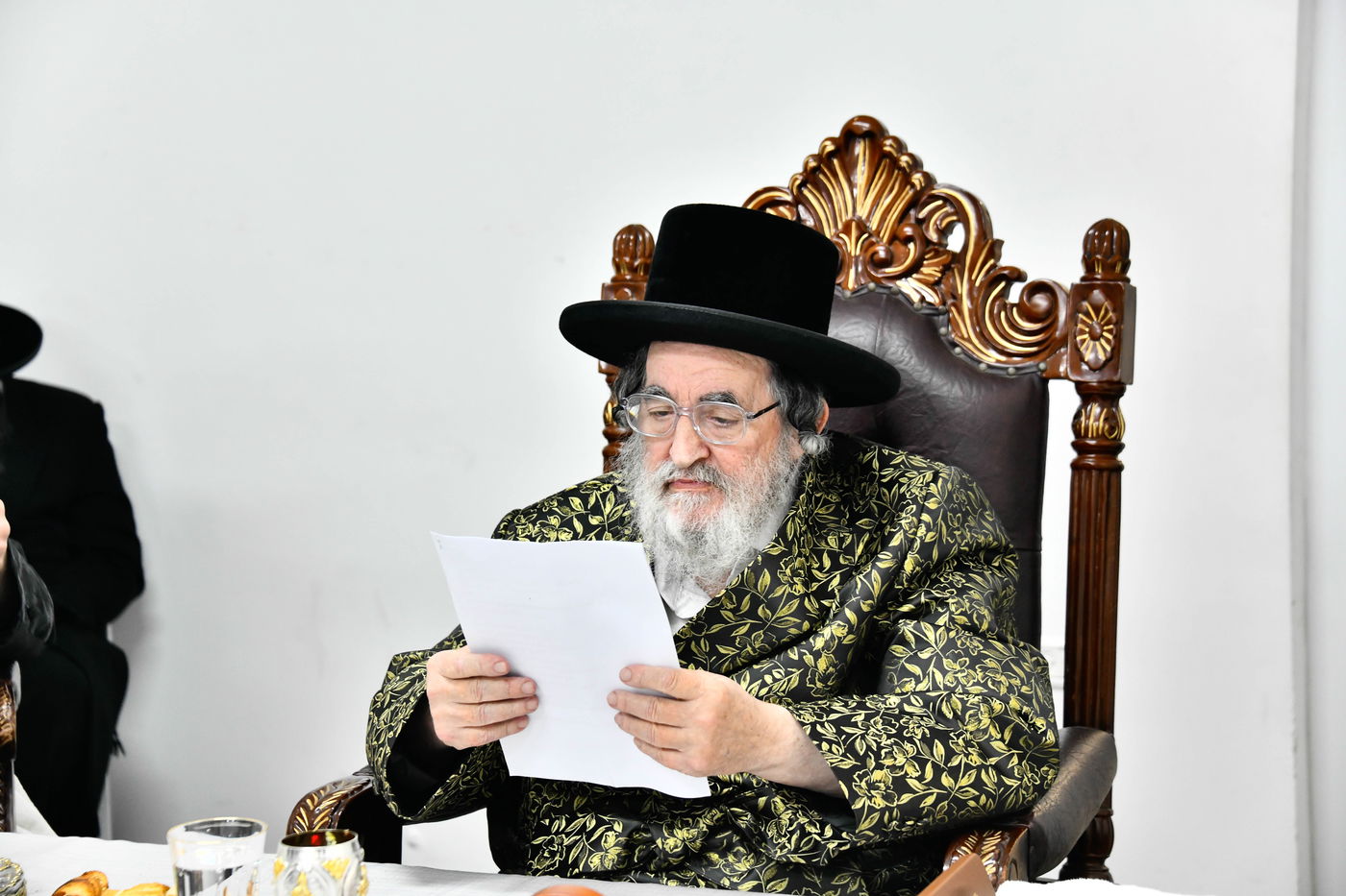 האדמו"ר מויז'ניץ בסעודת הודאה ז' אדר