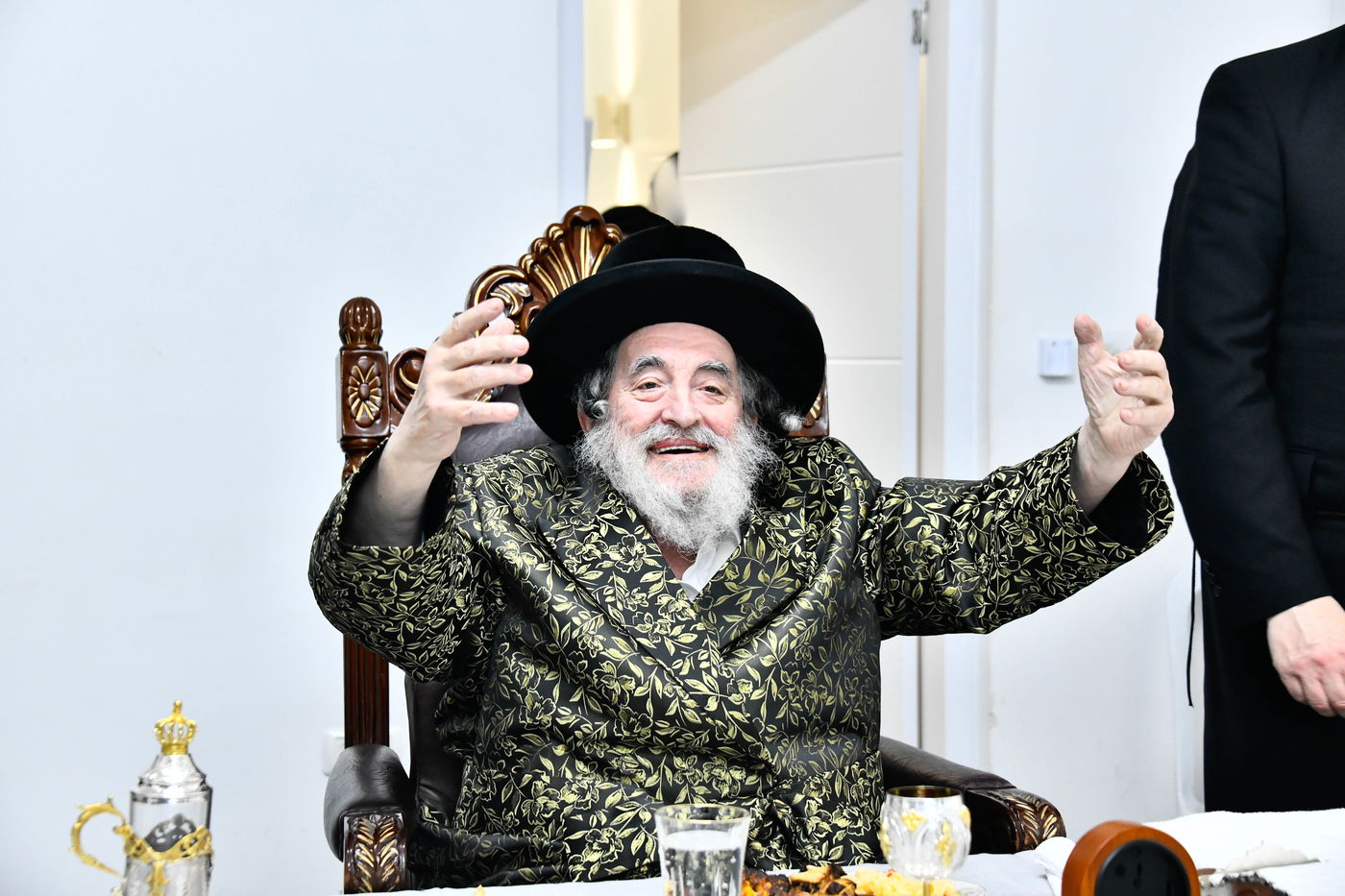 האדמו"ר מויז'ניץ בסעודת הודאה ז' אדר