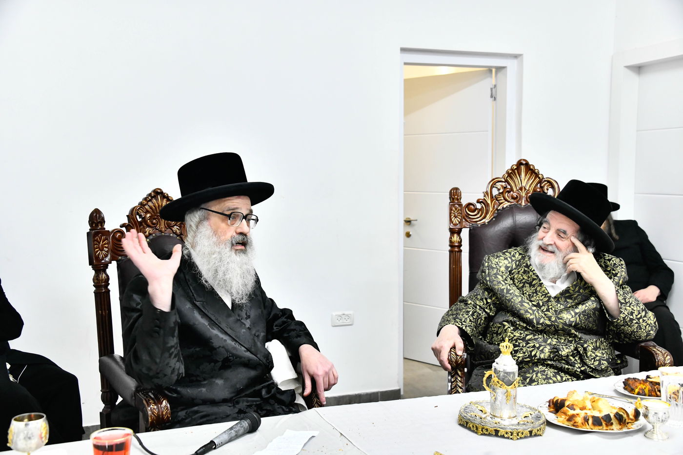 האדמו"ר מויז'ניץ בסעודת הודאה ז' אדר