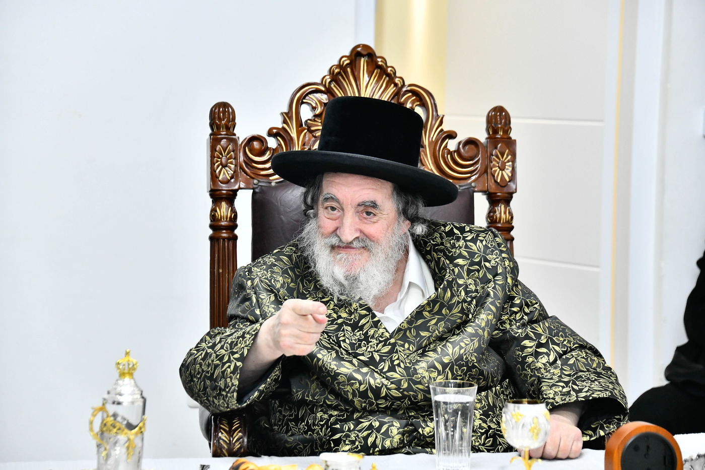 האדמו"ר מויז'ניץ בסעודת הודאה ז' אדר