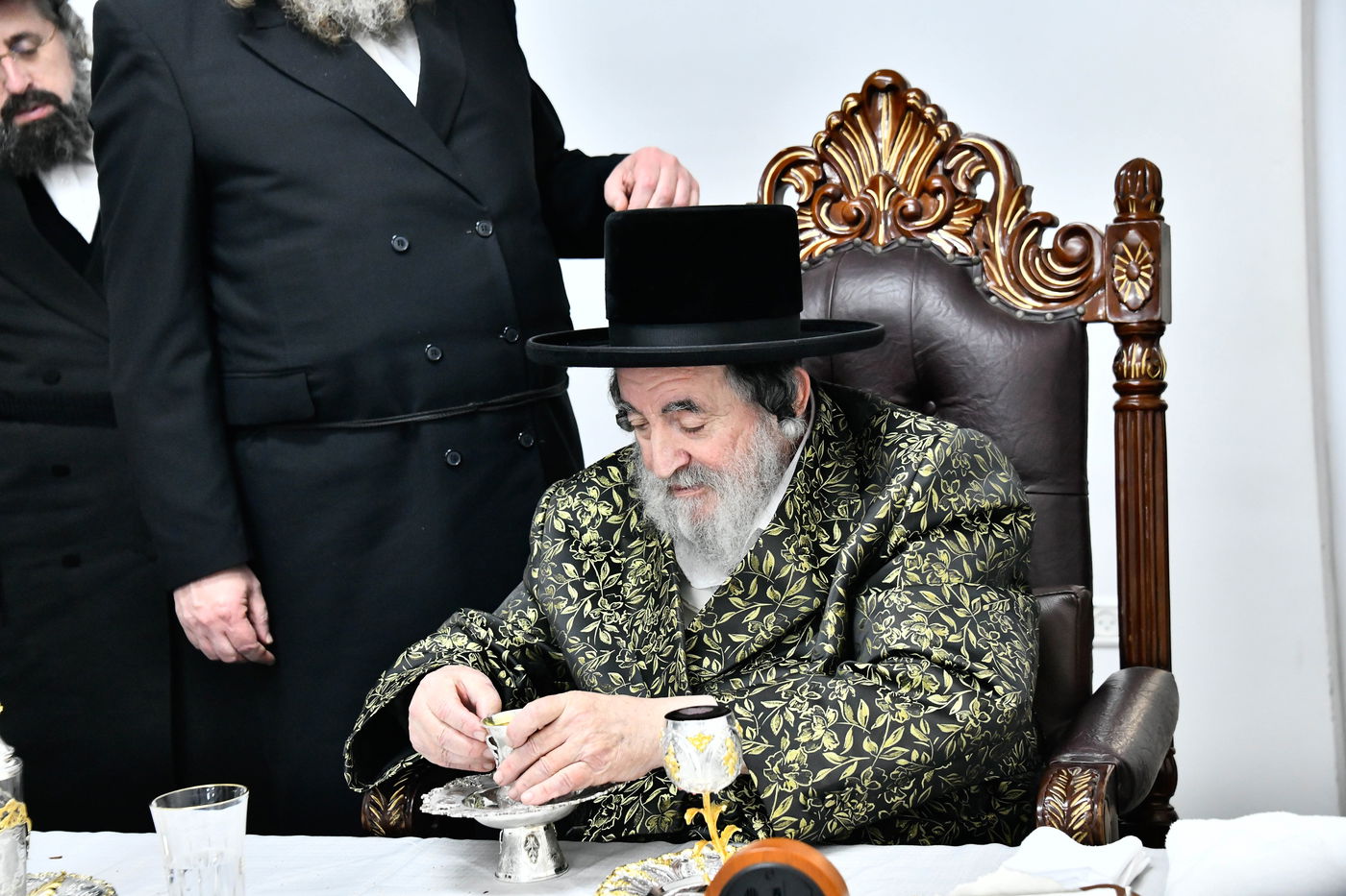 האדמו"ר מויז'ניץ בסעודת הודאה ז' אדר