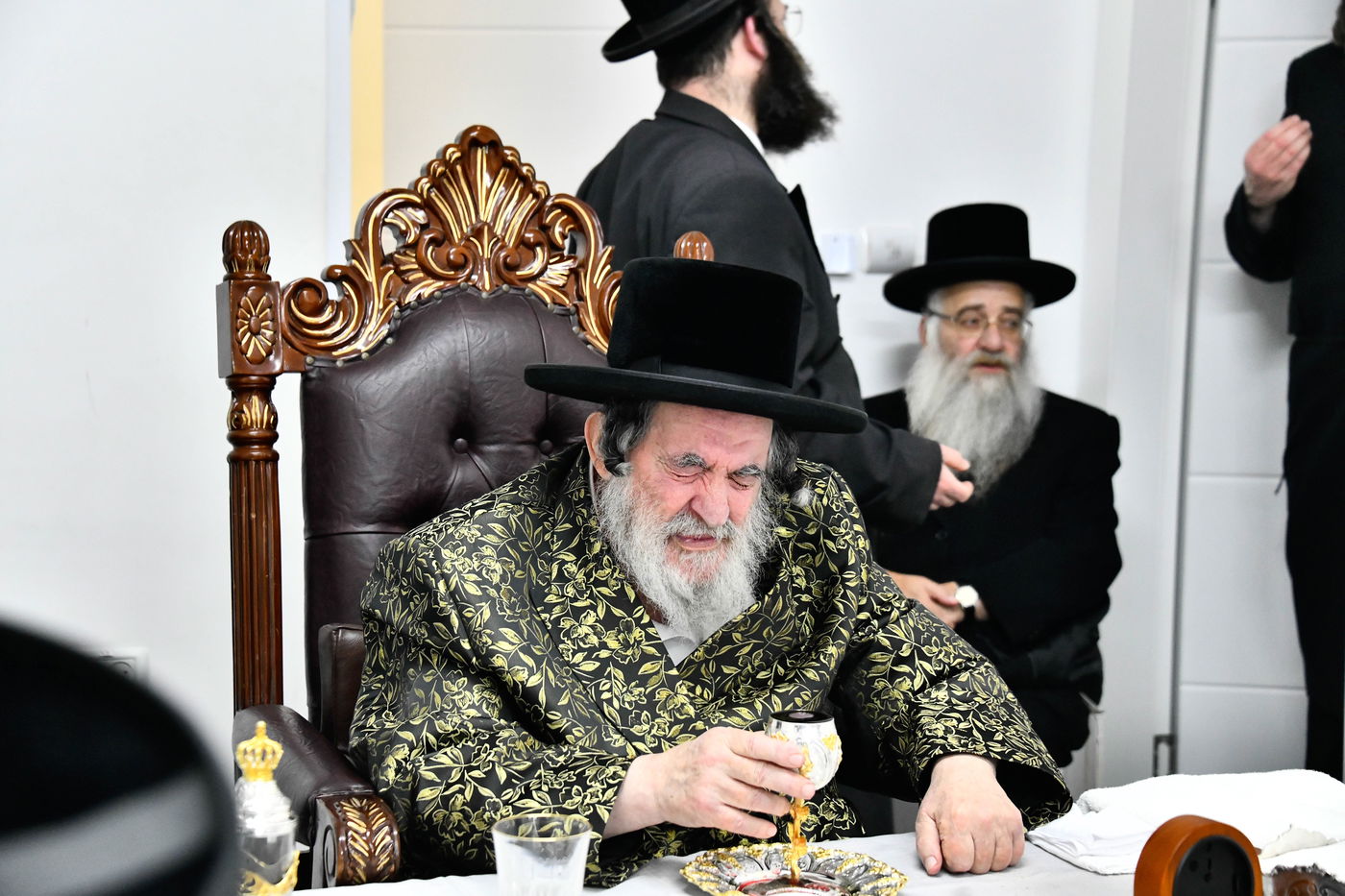 האדמו"ר מויז'ניץ בסעודת הודאה ז' אדר