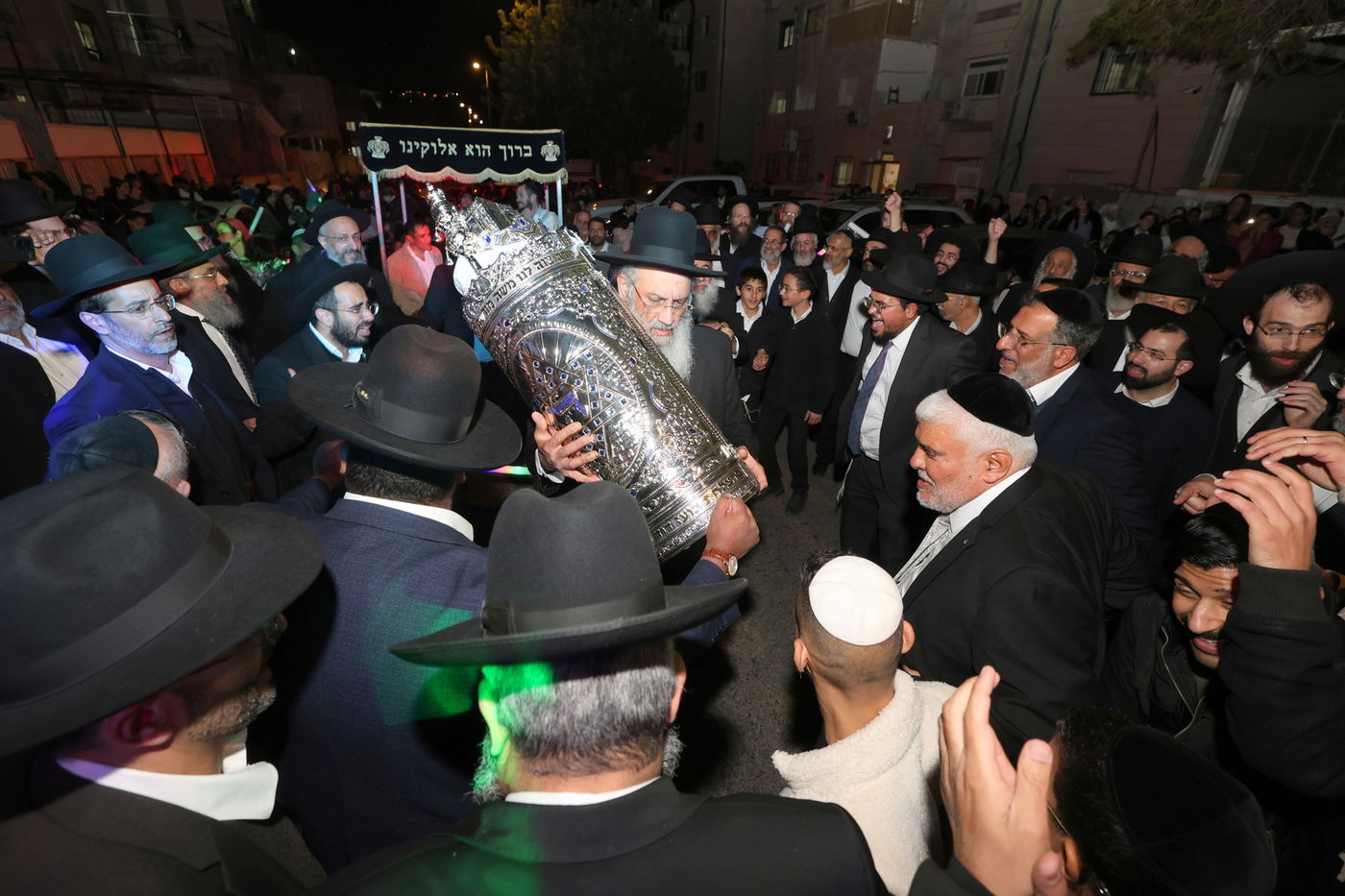 הכנסת ספר התורה בביתר