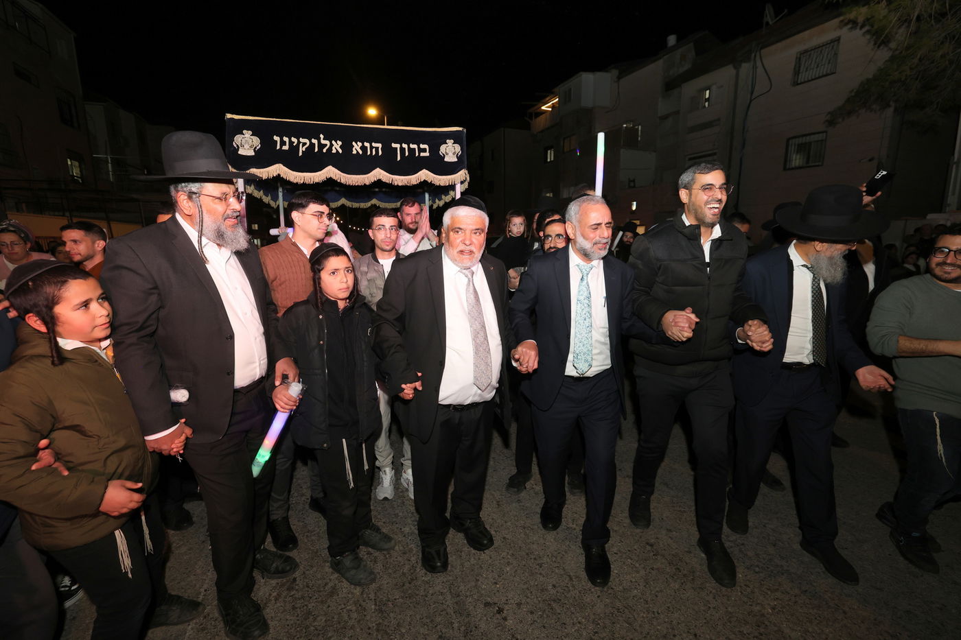 הכנסת ספר התורה בביתר