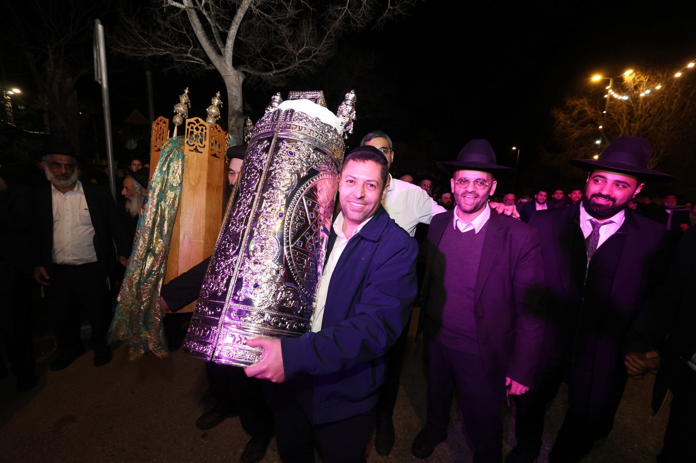 הכנסת ספר התורה בביתר