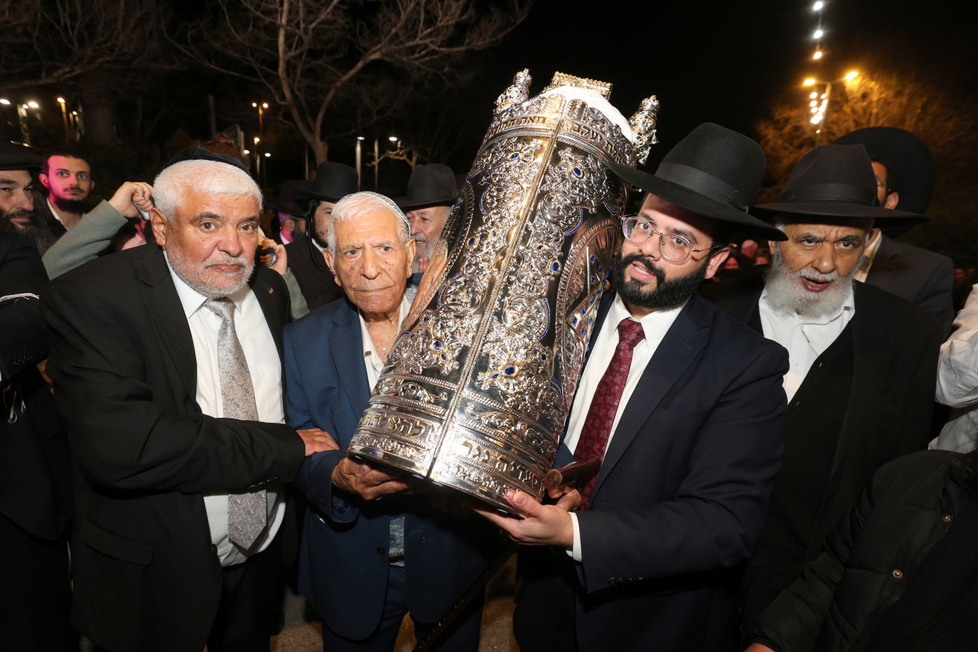 הכנסת ספר התורה בביתר