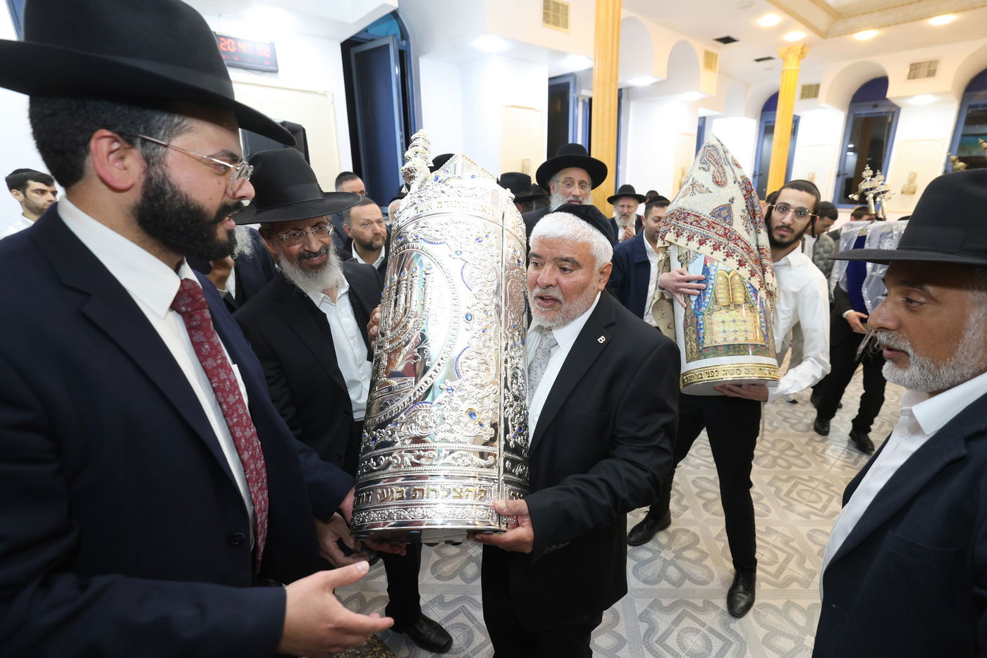 הכנסת ספר התורה בביתר