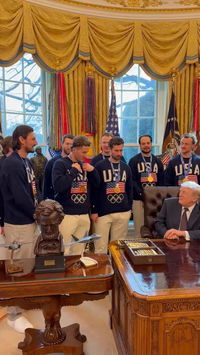 צפו | טראמפ ענד את מדליית הזהב של השחקן והודיע: "אני לא מחזיר את זה"