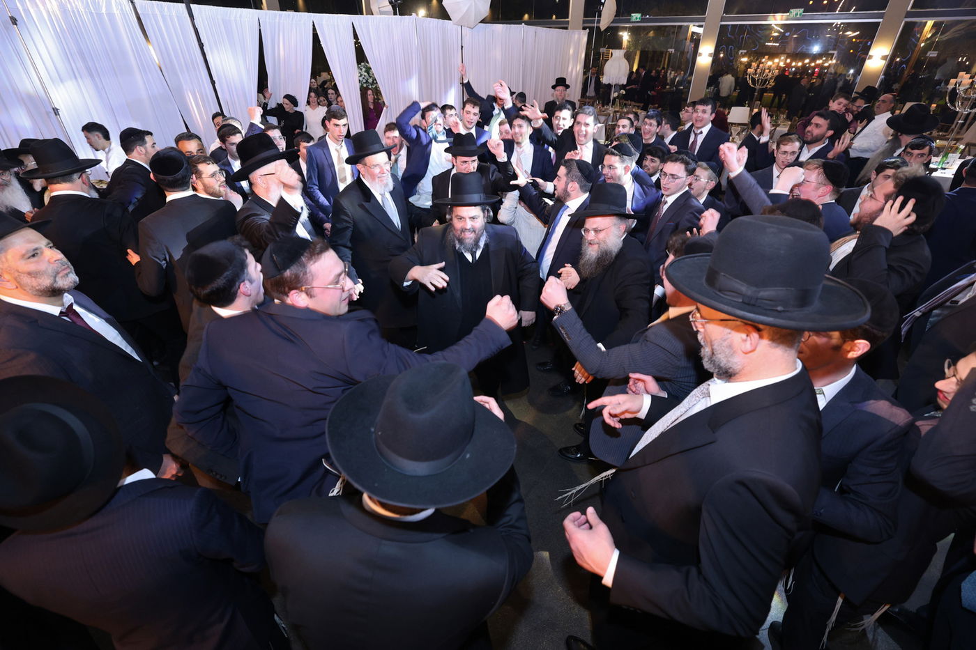 חתונת בנו של הרב אליהו אילוז