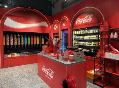 ניתן לרכוש את משלוחי המנות המוכנים מהקולקציה גם באמצעות אתר האונליין של מעדניית גולדיס ולקבל אותם עד פתח הבית