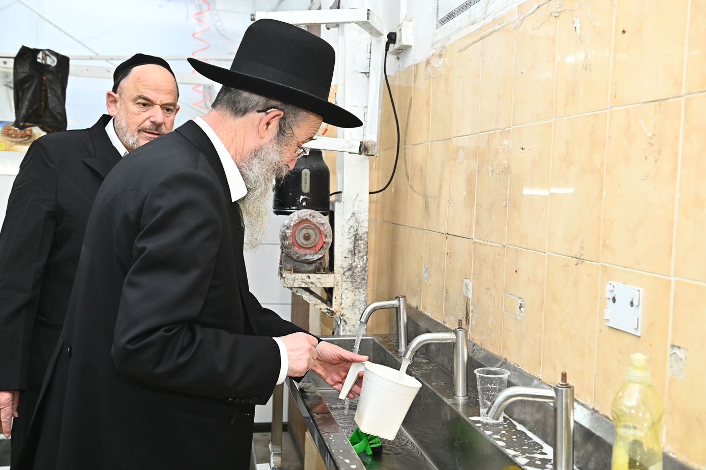 הגרח"פ ברמן באפיית מצות