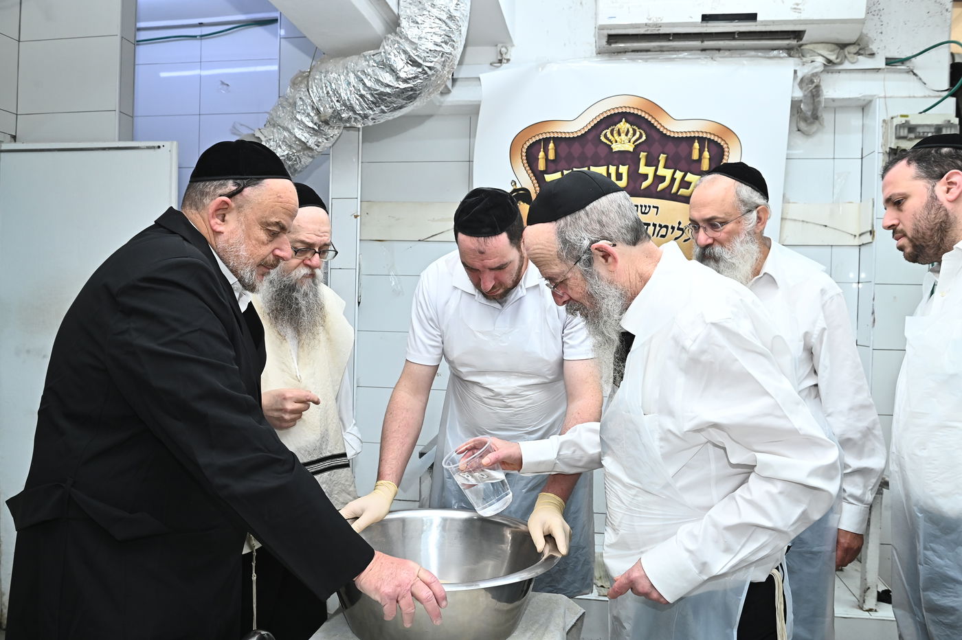 הגרח"פ ברמן באפיית מצות