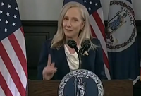 אביגיל ספנברגר במהלך הנאום