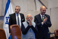 שאגות "מודי! מודי!" ותשואות: ראש ממשלת הודו בכנסת, חברי האופוזיציה עזבו את האולם | ישיר