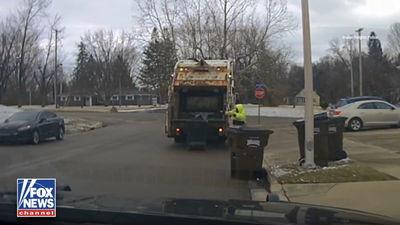 עובד הניקיון העירוני ניגש לפנות את הפח - הוא נותר בהלם ממה שגילה בפנים