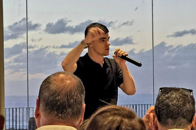 מקסים הרניק השבוע במלון גורדוניה - זכרון יעקב