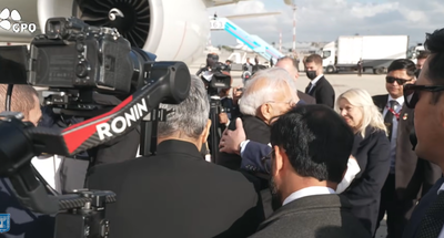 בחיבוק ארוך במיוחד: נתניהו נפרד מחברו ראש ממשלת הודו בנתב"ג