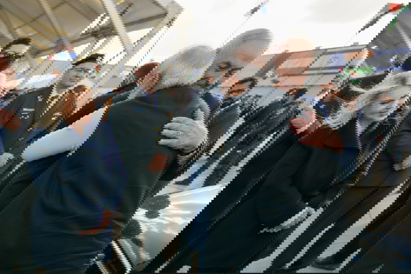 כך סיכם מודי את הביקור - והחיבוק עם נתניהו | תיעוד מהפרידה בנתב"ג